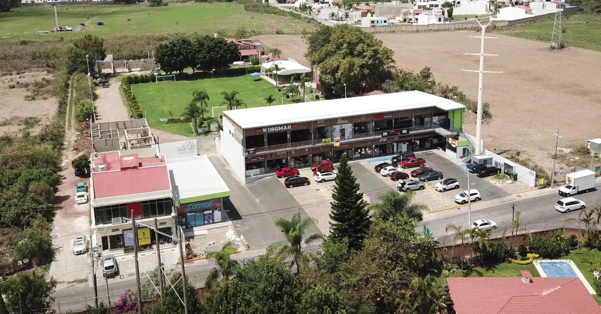 Plaza Bosques de Santa Anita Tlajomulco Foto